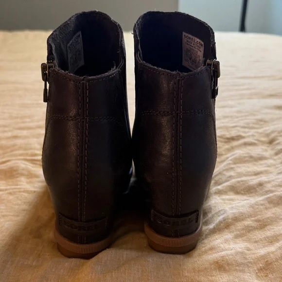 Joan of Arctic Wedge II zip up boots - Picture 8 of 17